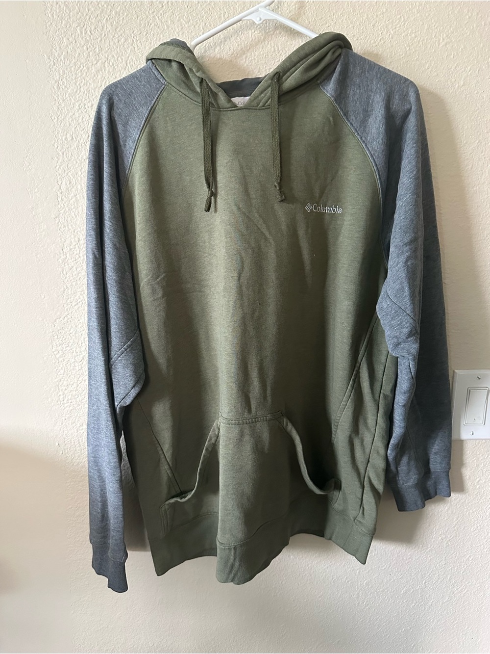 Columbia Men's Olive Green & Gray Hooded Pullover size L/ NWOT 1401